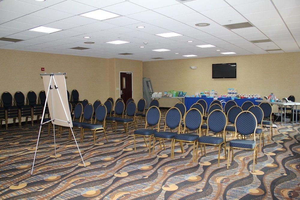 Holiday Inn Express Niles By Ihg Exterior foto