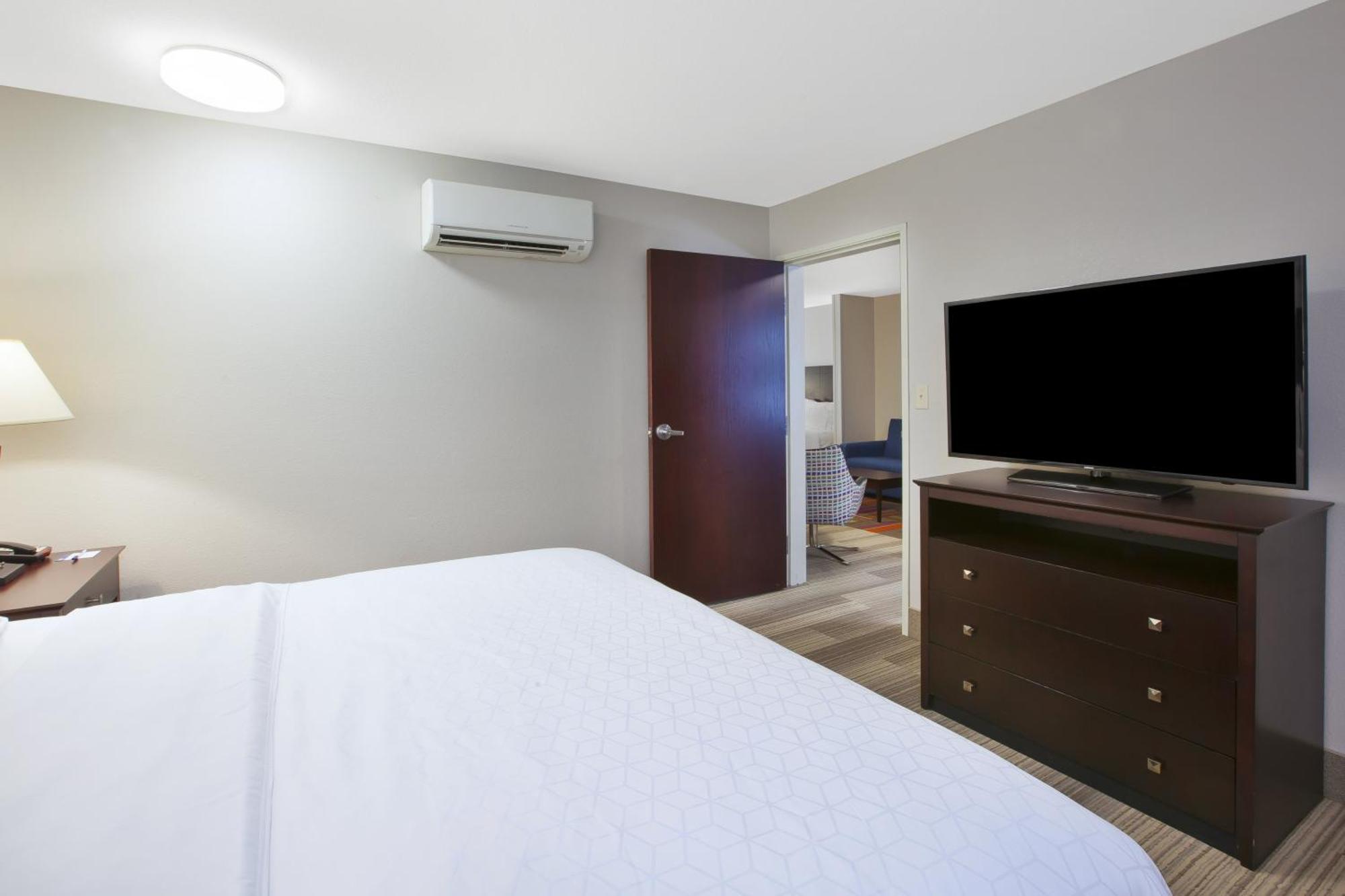 Holiday Inn Express Niles By Ihg Exterior foto